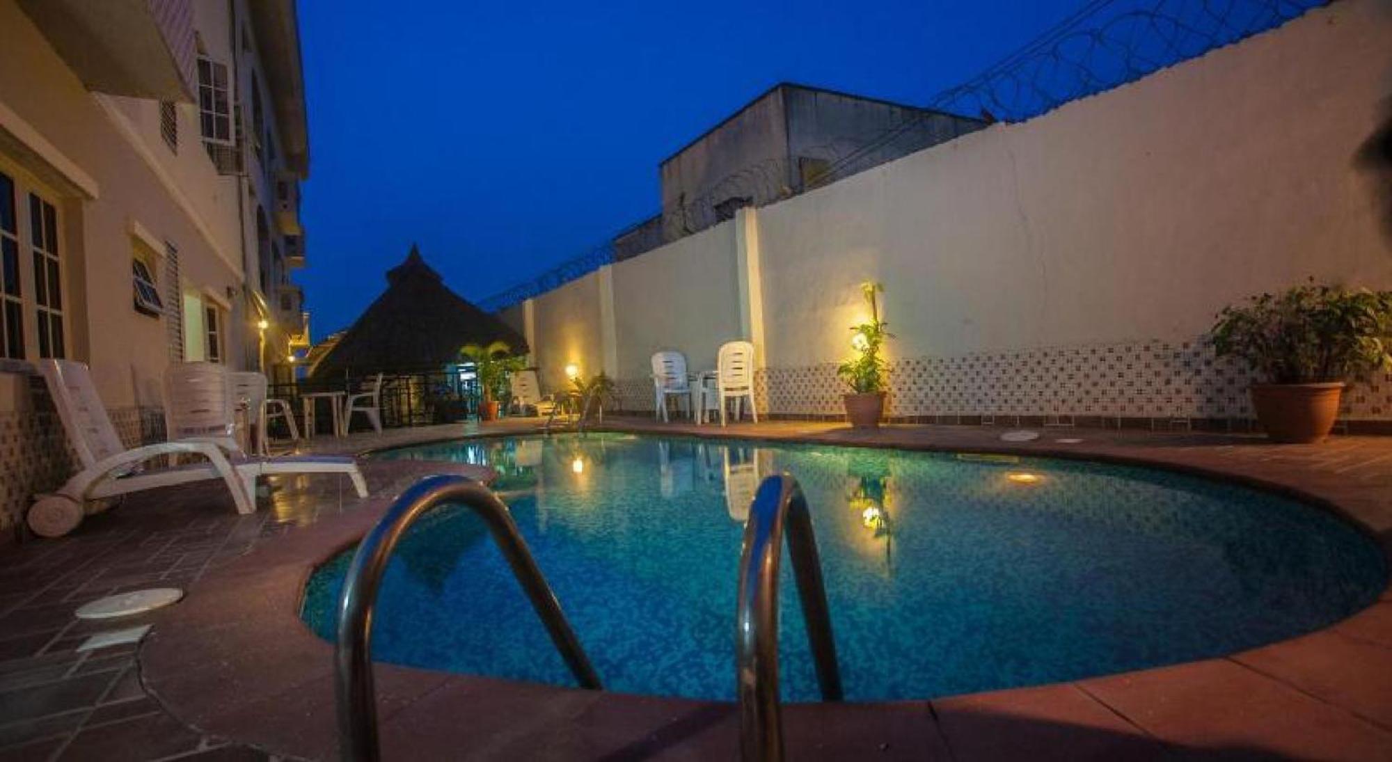 Room In Lodge - Apartment Royale Hotel-3 Bd Apartment Ikeja Exteriör bild